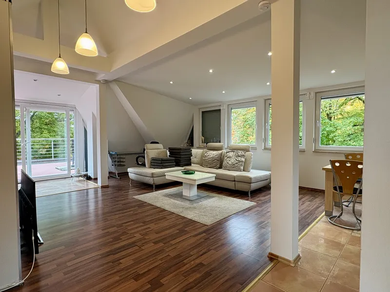 Vollmöbliertes Wohnloft mit 43 m² Dachterrasse & Whirlpool – Hermsdorf — photo 1